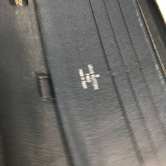 LOUIS VUITTON M30515 Taiga Zippy Organizer Travel Case Zip Around Long Wallet - Picture 9 of 14